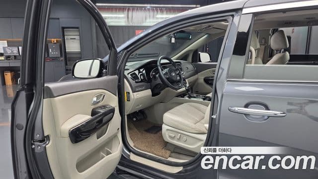 Kia All New Carnival Noblesse, 2015 11