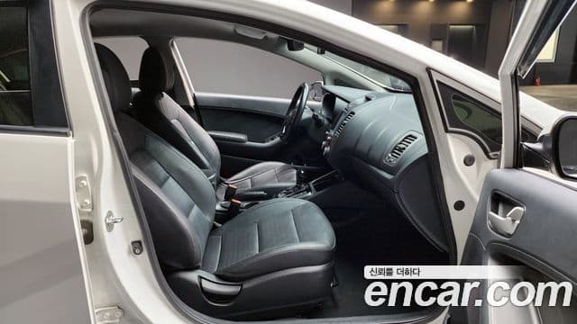 Kia The / новый New K3 Style, 2017 10