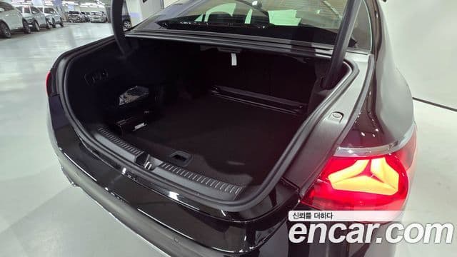 Mercedes-Benz E-класс W214 AMG Line, 2025 10