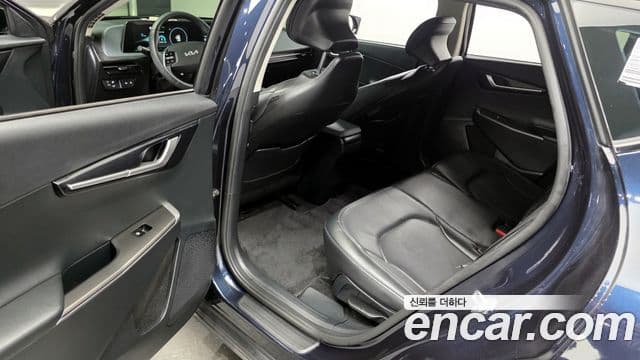 Kia EV6 Air, 2023 11