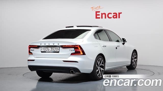 Volvo S60 3세대 T5 Momentum, 2020 2