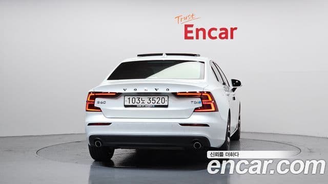 Volvo S60 3세대 T5 Momentum, 2020 4