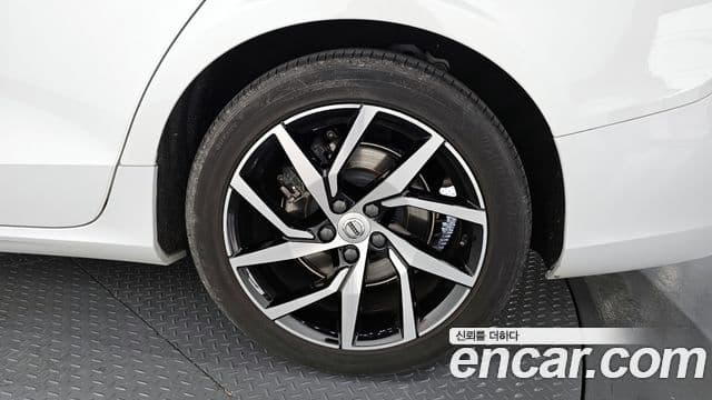 Volvo S60 3세대 T5 Momentum, 2020 все фото