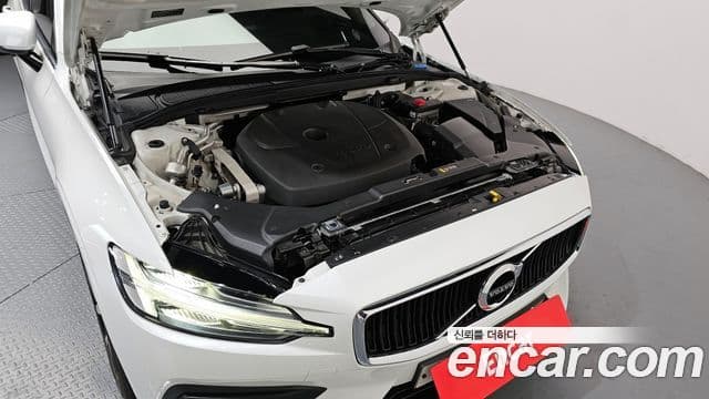 Volvo S60 3세대 T5 Momentum, 2020 6