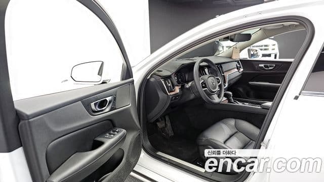 Volvo S60 3세대 T5 Momentum, 2020 11