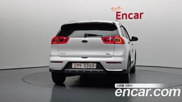 Kia Niro Prestige, 2017 4