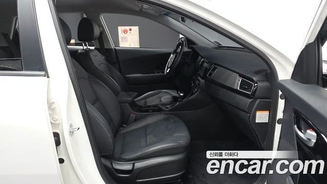 Kia Niro Prestige, 2017 11