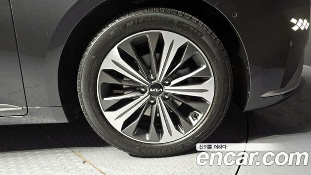 Kia K8 гибрид Signature, 2022 все фото