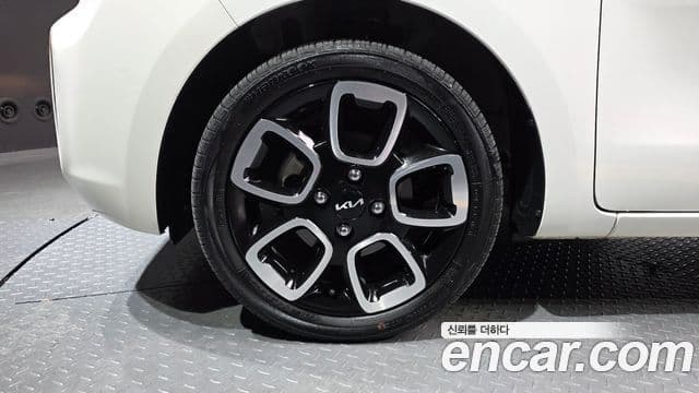 Kia The / новый New Ray Signature, 2022 все фото