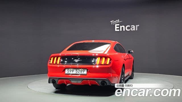 Ford Mustang купе, 2017 4