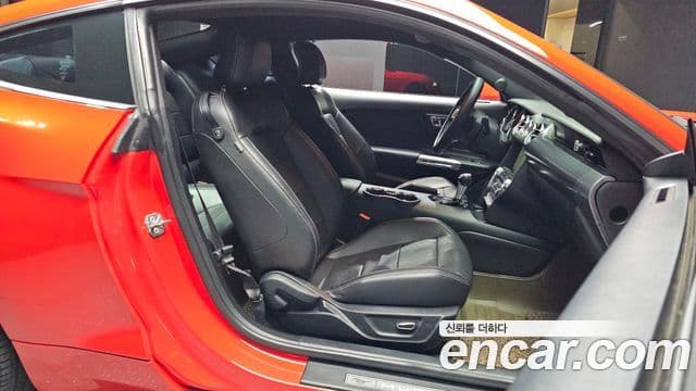 Ford Mustang купе, 2017 10