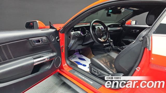 Ford Mustang купе, 2017 11