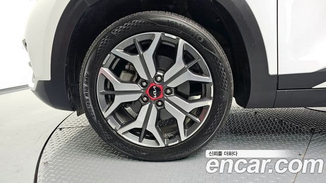 Kia Seltos Signature, 2023 все фото