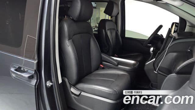 Hyundai Staria Modern, 2024 10