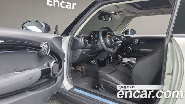 Mini Cooper 3세대, 2022 12