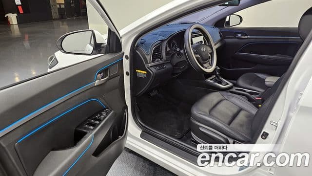 Hyundai Avante AD Special, 2017 10