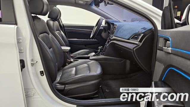 Hyundai Avante AD Special, 2017 11