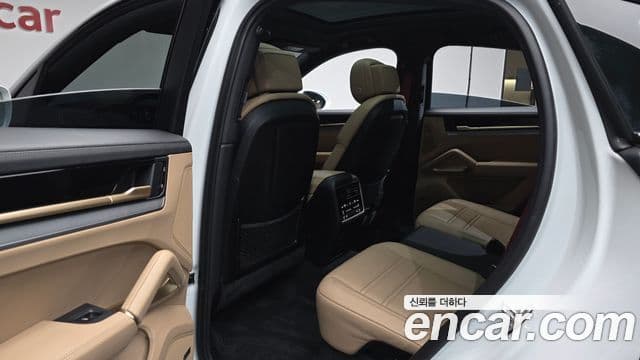 Porsche Cayenne (PO536) 3.0 купе, 2024 11