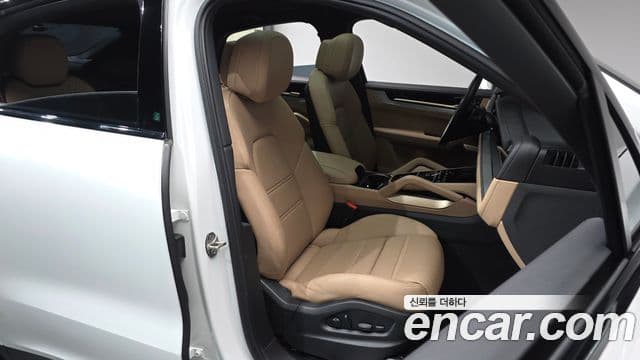 Porsche Cayenne (PO536) 3.0 купе, 2024 12