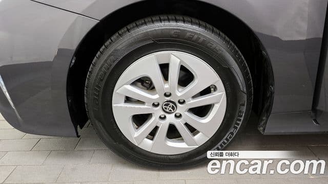 Toyota 프리우스 4세대 1.8 E, 2017 все фото