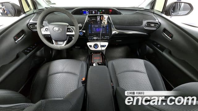 Toyota 프리우스 4세대 1.8 E, 2017 7