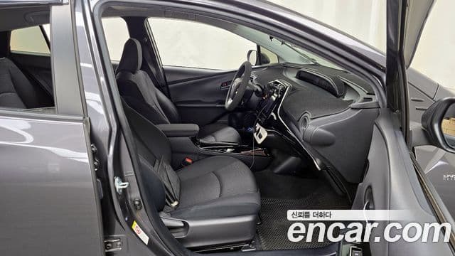 Toyota 프리우스 4세대 1.8 E, 2017 11