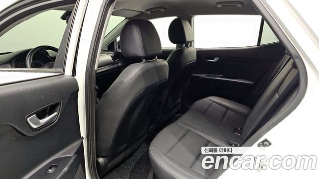 Kia Stonic Trendy, 2019 12