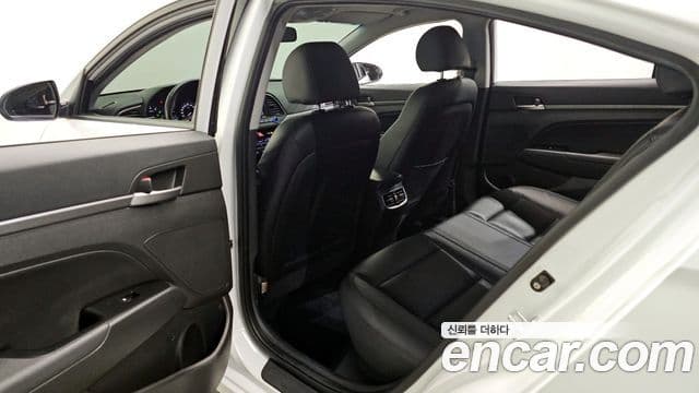 Hyundai Avante AD 1.6 GDI Smart, 2017 11