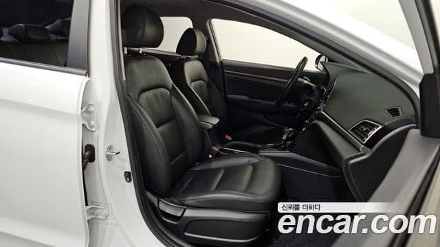 Hyundai Avante AD 1.6 GDI Smart, 2017 12