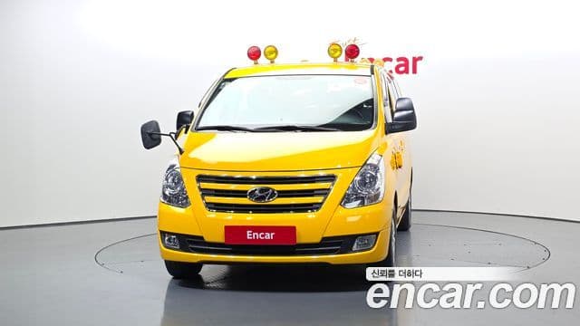 Hyundai Grand Starex детский перевозочный автомобиль, 2017 3