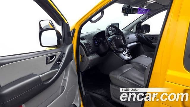 Hyundai Grand Starex детский перевозочный автомобиль, 2017 10
