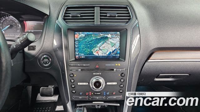 Ford Explorer 5세대, 2017 15