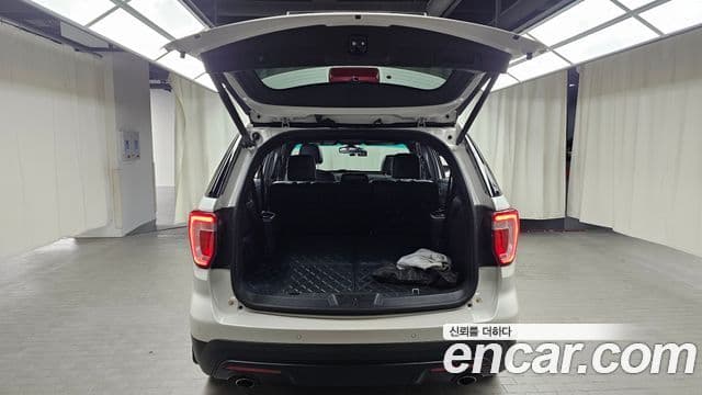 Ford Explorer 5세대, 2017 20