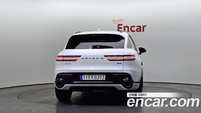 Genesis GV70, 2023 4