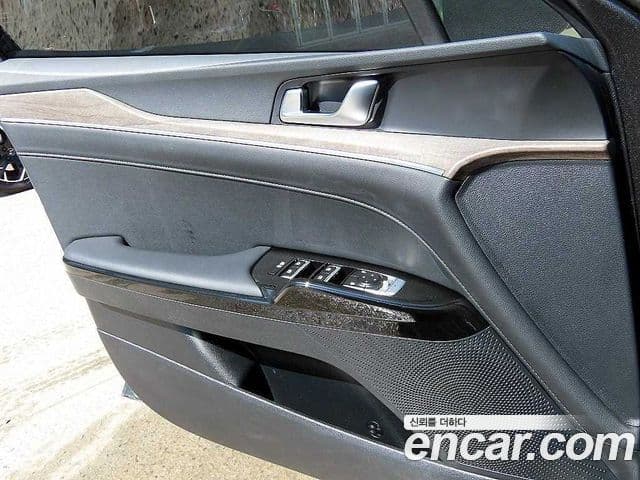 Kia K5 гибрид 3세대 Noblesse, 2023 13