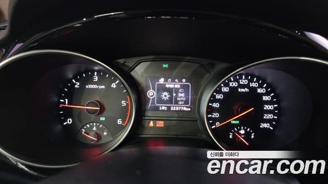 Kia All New Carnival Prestige, 2015 8