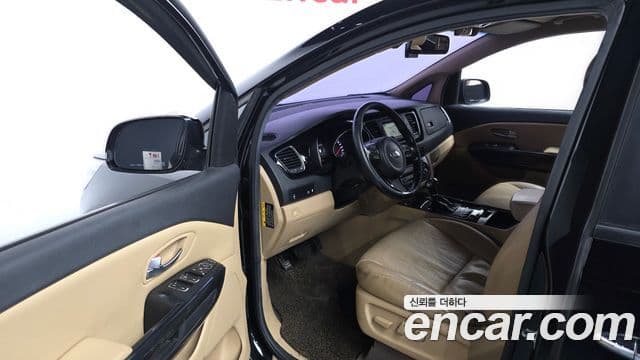 Kia All New Carnival Prestige, 2015 10