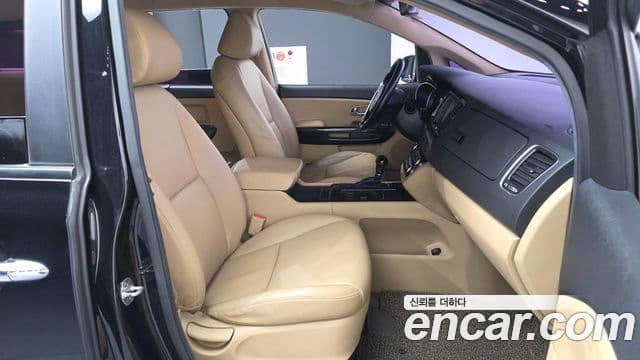 Kia All New Carnival Prestige, 2015 11
