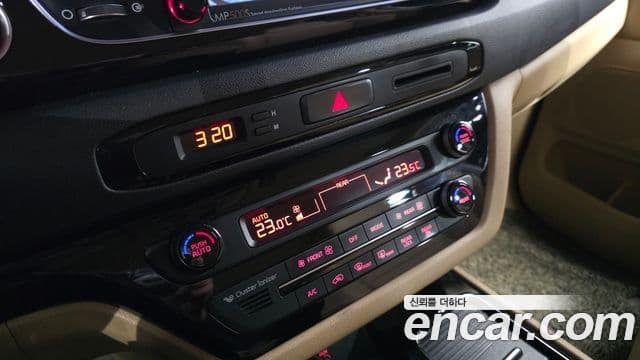 Kia All New Carnival Prestige, 2015 16