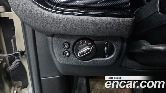 Mini Cooper 클럽맨 2세대, 2019 17