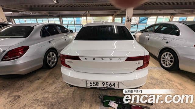 Volvo S90 T5 Momentum, 2017 3