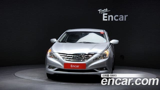 Hyundai YF Sonata Premier, 2011 3