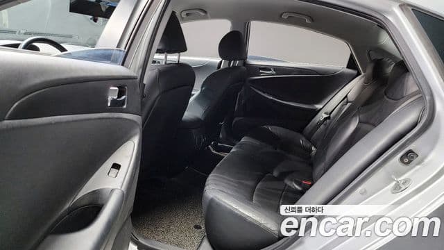 Hyundai YF Sonata Premier, 2011 13