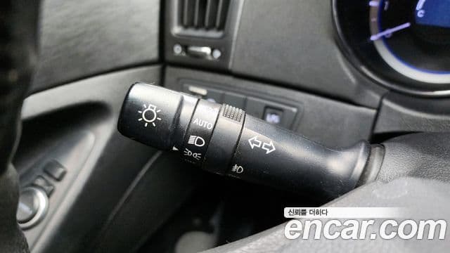 Hyundai YF Sonata Premier, 2011 19