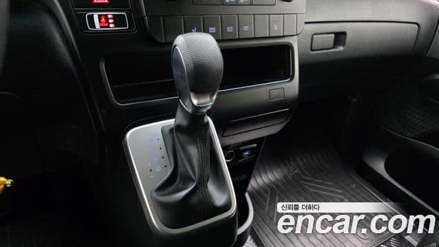 Hyundai Staria Smart, 2025 9