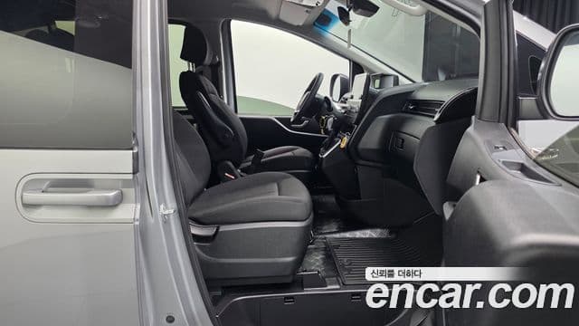 Hyundai Staria Smart, 2025 10