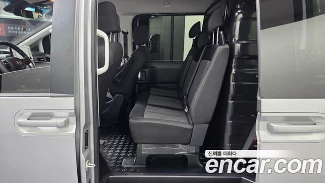 Hyundai Staria Smart, 2025 12