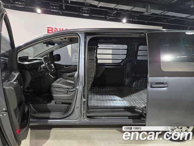 Hyundai Staria Modern, 2024 4