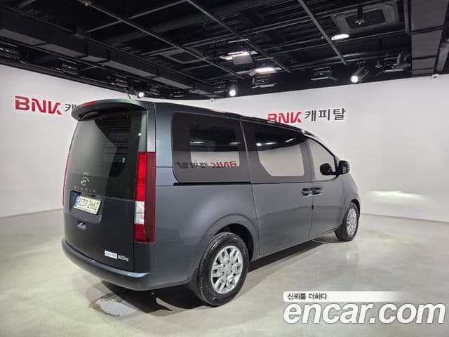 Hyundai Staria Modern, 2024 8