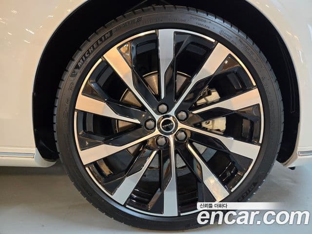 Volvo S90 B5 Ultra Bright, 2026 все фото